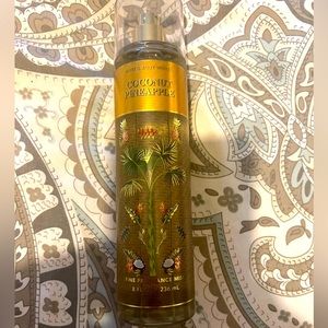 Bath and Bodyworks coconut pineapple fragrance mist brand new